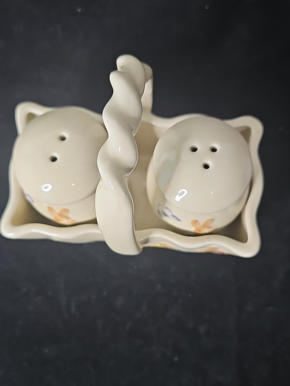 Ceramic Bunny Salt & Pepper Set with Basket - Picture 7 of 9